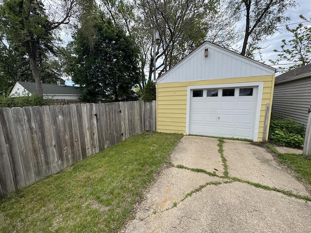 7715 18th Ave, Kenosha, WI 53143 - detached garage featuring driveway