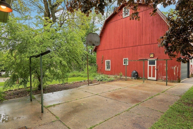 N62W23527 Sliver Spring Dr, Sussex, WI 53089 - view of barn with driveway