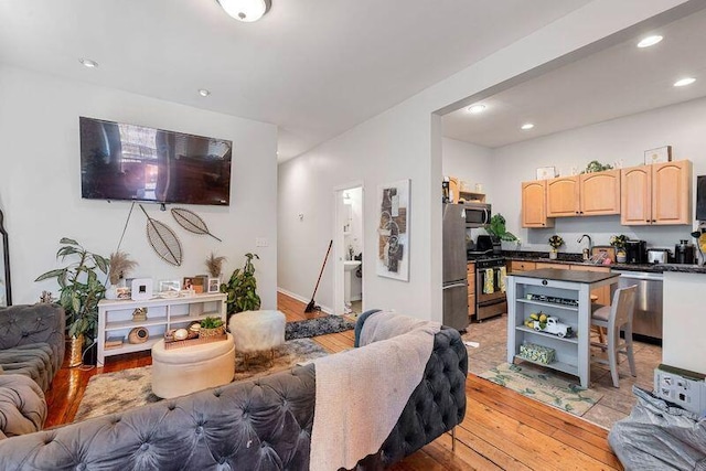 518-520 E Glover Ave, Milwaukee, WI 53212 - living area featuring light wood-style floors and recessed lighting
