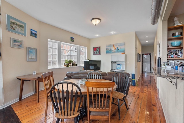 518-520 E Glover Ave, Milwaukee, WI 53212 - dining area with light wood-style floors, baseboards, and recessed lighting