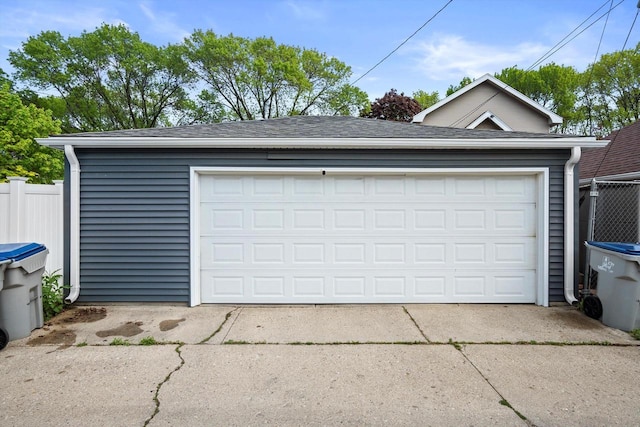 915 E Ohio Ave, Milwaukee, WI 53207 - view of garage