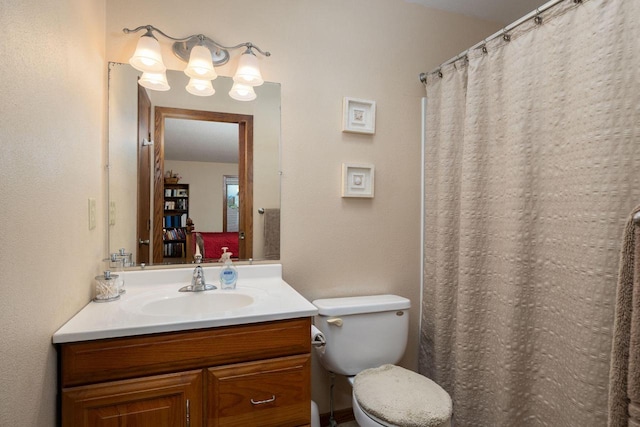 N1440 Red Oaks Dr, La Crosse, WI 54601 - full bath featuring vanity, toilet, and a shower with shower curtain
