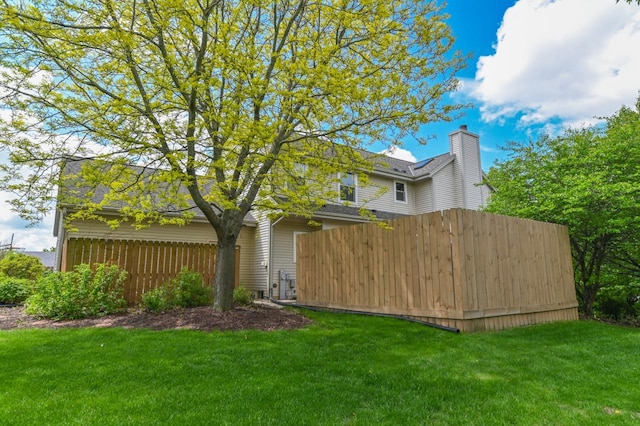 N66W13568 Crestwood Dr, Menomonee Falls, WI 53051 - view of yard
