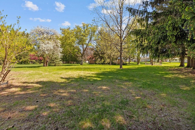2225 Paul Rd, Manitowoc, WI 54220 - view of green lawn