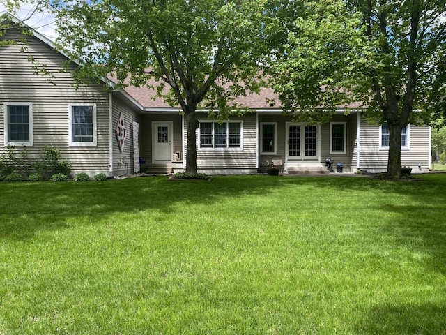 1430 Sherwood Ct, Wisconsin Rapids, WI 54494 - view of front of house with a front lawn and entry steps