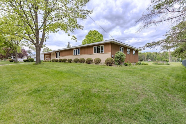 419 E Beech St, Edgar, WI 54426 - view of front of property featuring a front yard