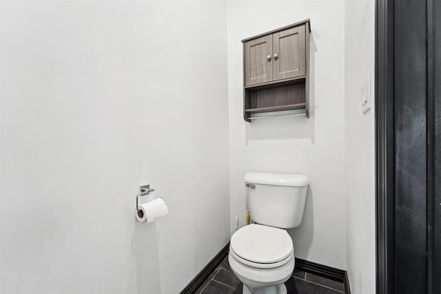 3815 Stone Wall Dr, De Pere, WI 54115 - bathroom featuring toilet, baseboards, and tile patterned floors