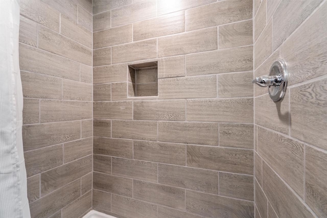 3815 Stone Wall Dr, De Pere, WI 54115 - full bath with a tile shower