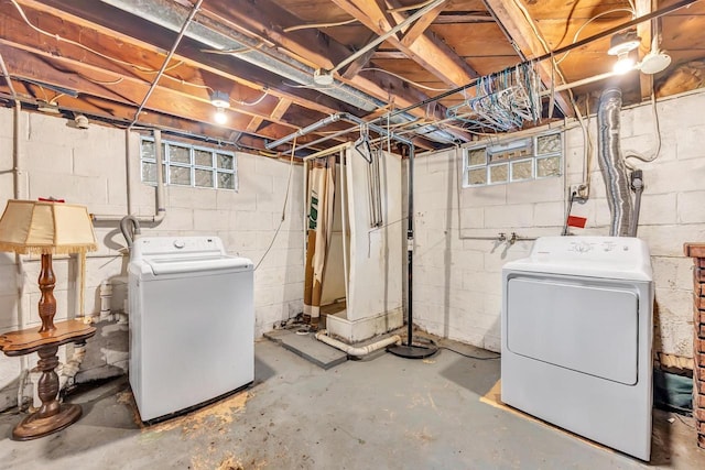1945 Eastman Ave, Green Bay, WI 54302 - unfinished below grade area with washing machine and dryer