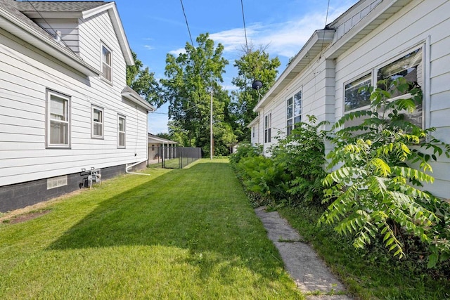 310 W Edgewater St, Portage, WI 53901 - view of green lawn