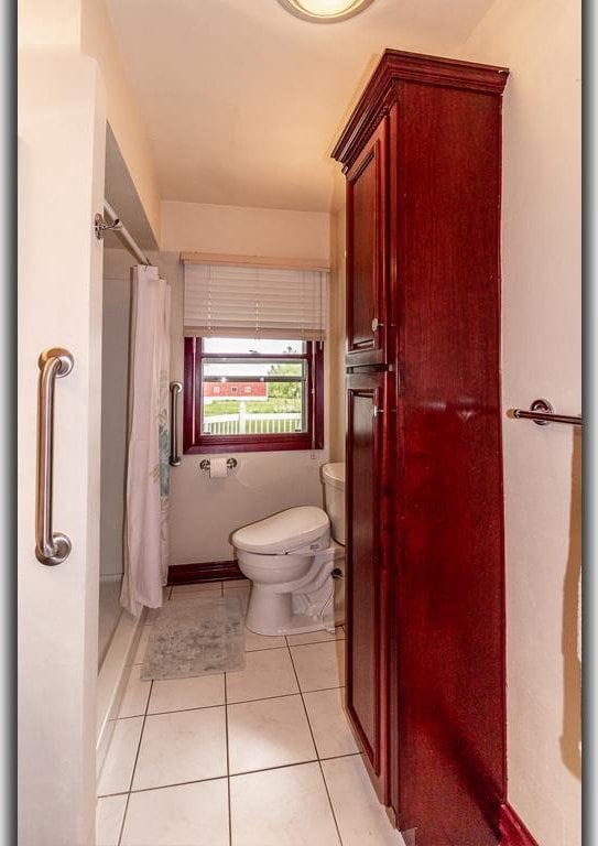 N2594 State Road 76, Hortonville, WI 54944 - full bath featuring toilet, tile patterned floors, and a shower with curtain