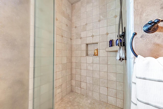 5125 Finger Rd, Green Bay, WI 54311 - full bathroom with a stall shower