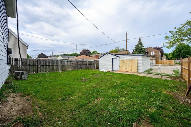 3776 S 16th St, Milwaukee, WI 53221 - view of yard
