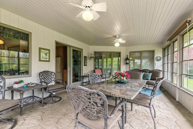 N4653 Thompson Rd, Shiocton, WI 54170 - sunroom / solarium featuring a ceiling fan and outdoor dining space