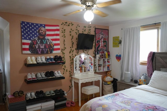 3867 S Massachusetts Ave, Milwaukee, WI 53220 - bedroom featuring ceiling fan