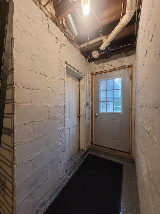 324 N Pine St, Reedsburg, WI 53959 - view of doorway to outside