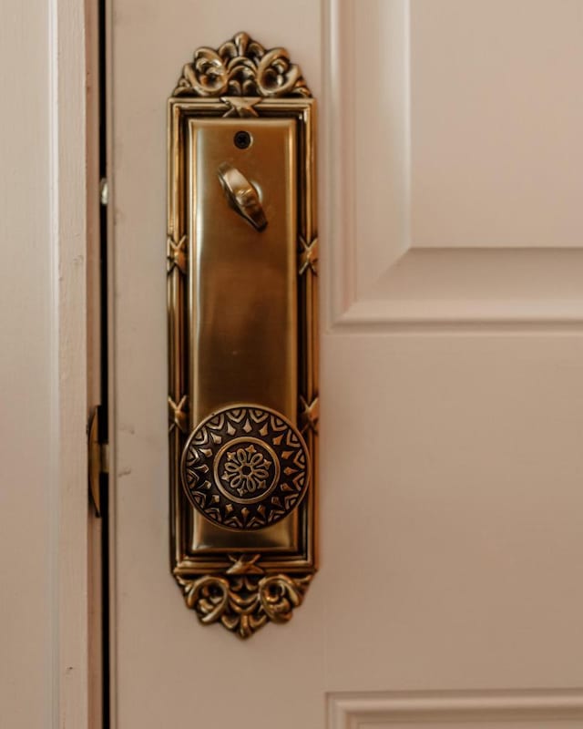 2710 N Hackett Ave, Milwaukee, WI 53211 - detailed view