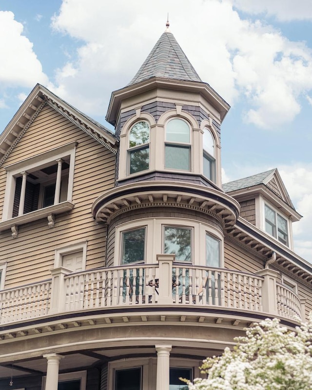 2710 N Hackett Ave, Milwaukee, WI 53211 - view of building exterior