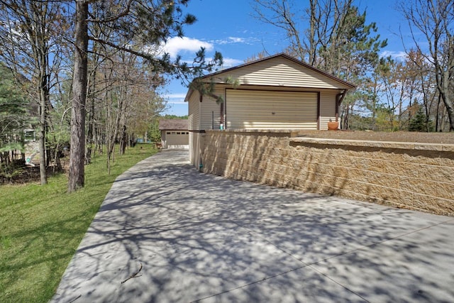 1014 Long Bow Ct, Nekoosa, WI 54457 - view of detached garage