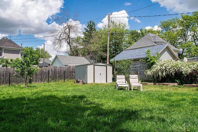 318 E Mary St, Darlington, WI 53530 - view of yard