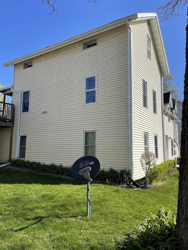 506 E Cook St, Portage, WI 53901 - view of side of property with a yard