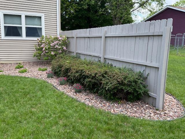 417 Raintree Dr, Fort Atkinson, WI 53538 - view of yard