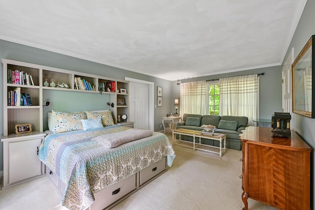 933 Juneau Dr, Fontana, WI 53125 - bedroom with crown molding, carpet, and a closet