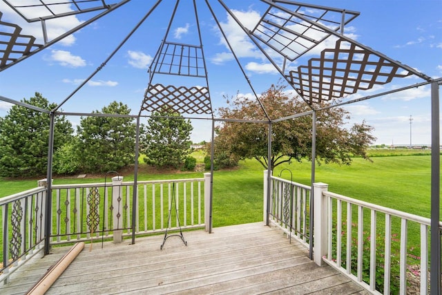 536 Coonen Dr, Combined Locks, WI 54113 - wooden deck featuring a yard