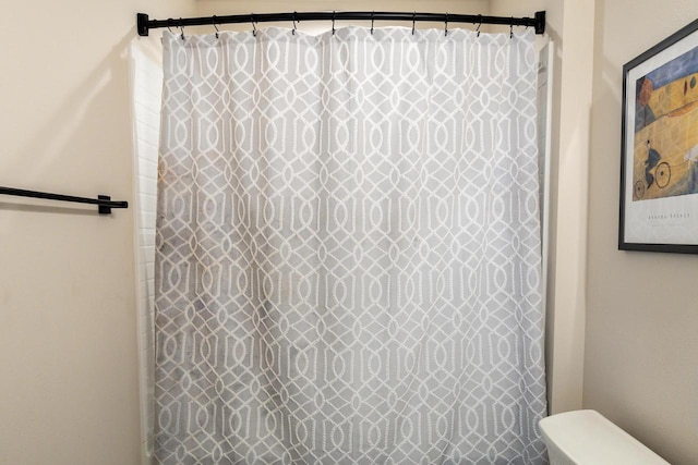 447 Crusader Pt, Waunakee, WI 53597 - bathroom featuring toilet and curtained shower