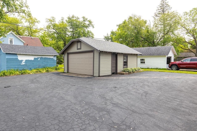 912 N Richmond St, Appleton, WI 54911 - view of detached garage