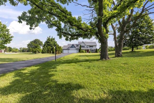 S38W32310 Green Briar Rd, Waukesha, WI 53189 - traditional-style home featuring a front yard