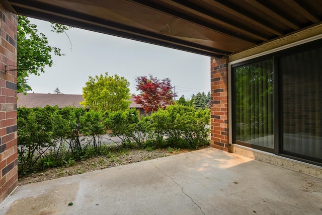 2260 W Good Hope Rd Unit 129, Glendale, WI 53209 - view of patio / terrace