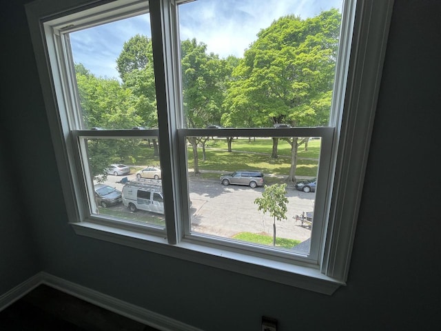 909 College Ave, Racine, WI 53403 - detailed view of baseboards
