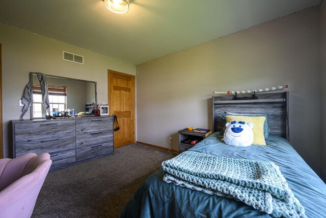 5278 W Highlands Ct, Franklin, WI 53132 - bedroom with carpet flooring, vaulted ceiling, and baseboards