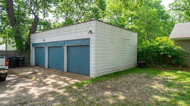 643 Park Ave, Beloit, WI 53511 - view of detached garage