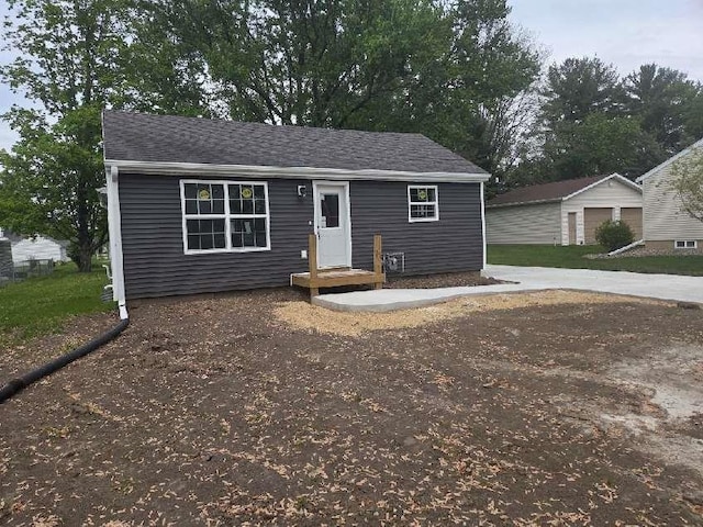 524 Charles St, Reedsburg, WI 53959 - view of front of property with an outdoor structure
