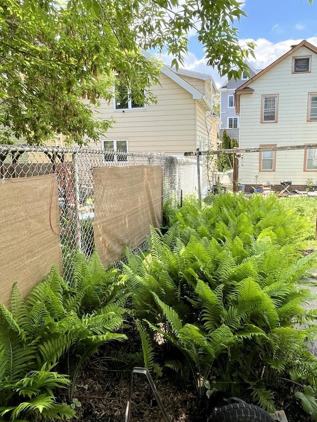 1139 E Kane Pl Unit 1139A, Milwaukee, WI 53202 - view of yard