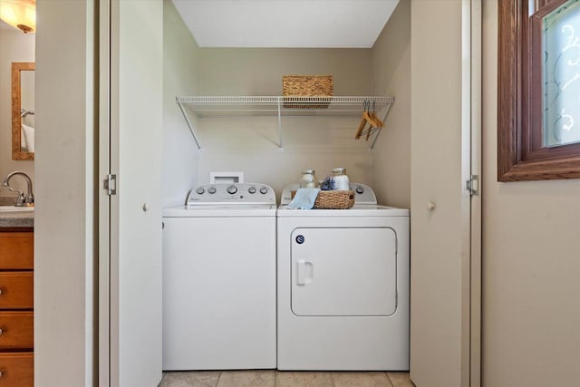 2824 Minot Ln, Waukesha, WI 53188 - laundry area featuring separate washer and dryer
