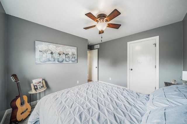 905 W Hubble Ln, Appleton, WI 54913 - bedroom with a ceiling fan