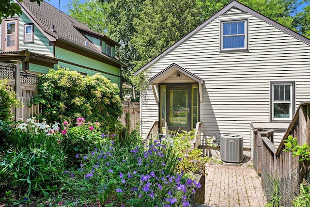 129 Division St, Madison, WI 53704 - view of front of property with a patio