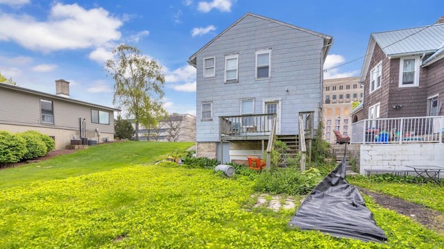 613 N 5th St Unit 611, Sheboygan, WI 53081 - back of property featuring a lawn