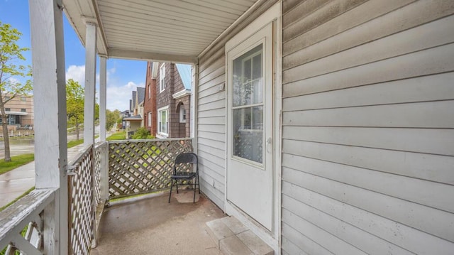 613 N 5th St Unit 611, Sheboygan, WI 53081 - view of covered porch