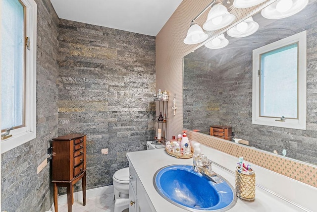 1123 S Park Ave, Neenah, WI 54956 - bathroom with toilet and vanity