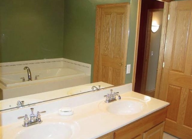 10 Vienna Cir, Madison, WI 53718 - full bath with double vanity and a garden tub