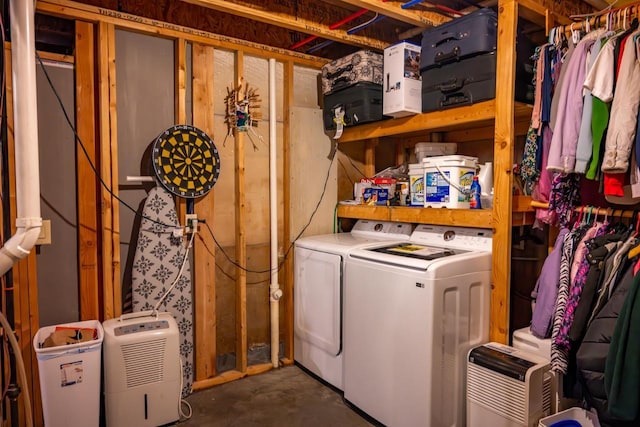 2371 Doris Rd, Reedsburg, WI 53959 - laundry room with independent washer and dryer