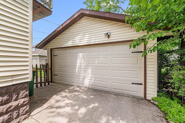 157 E 11th St, Fond Du Lac, WI 54935 - view of detached garage