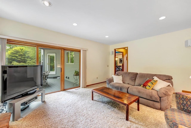4514 Mohawk Ct, Green Bay, WI 54313 - living area featuring healthy amount of natural light, carpet floors, recessed lighting, and baseboards