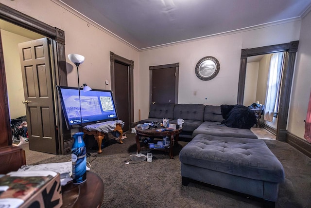 137 W Hadley St Unit 139, Milwaukee, WI 53212 - carpeted living room featuring crown molding