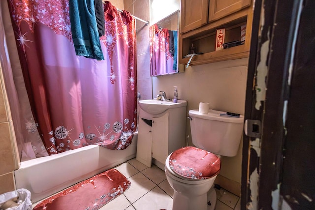 137 W Hadley St Unit 139, Milwaukee, WI 53212 - full bath featuring tile patterned floors, toilet, shower / tub combo, and vanity