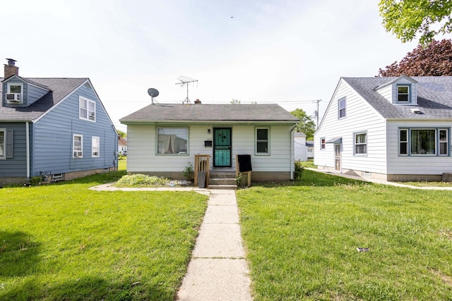 3819 W Douglas Ave, Milwaukee, WI 53209 - view of front of property featuring a front yard